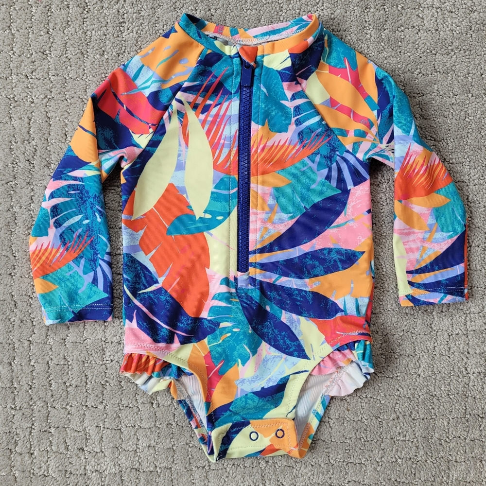 Old Navy Baby Girl 6-12 Month Swimsuit Rashguard, One Piece Swim Pet Free Home